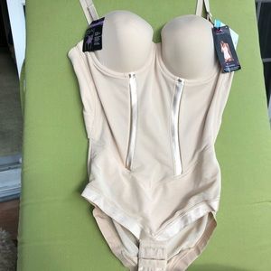 NWT MAIDENFORM FLEXEES EASY-UP FIRM CONTROL BODY